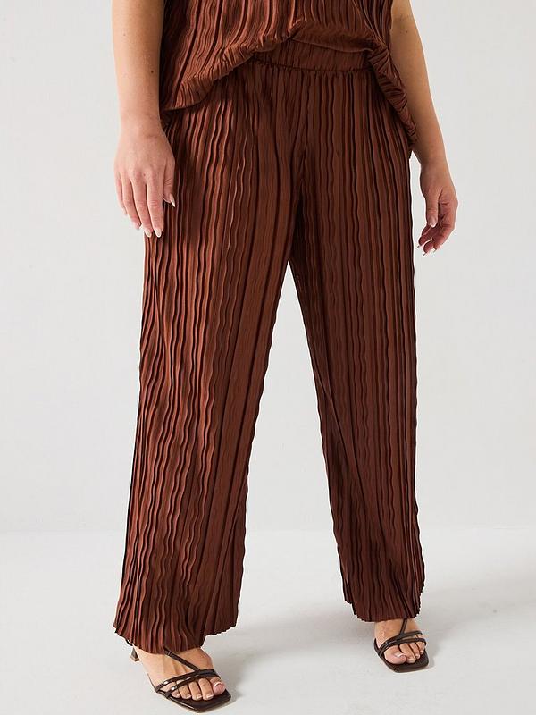 V by Very Curve Plisse Top and Wide Leg Trouser Co-Ord - Dark Brown