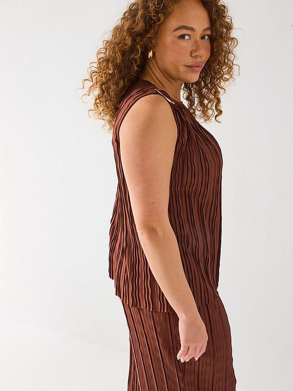 V by Very Curve Plisse Top and Wide Leg Trouser Co-Ord - Dark Brown
